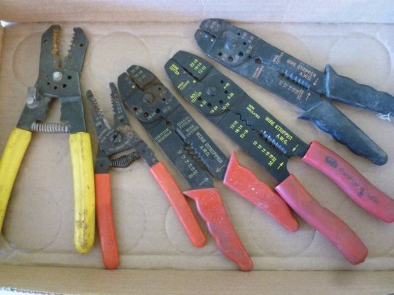 lot 299 image: Wire Strippers