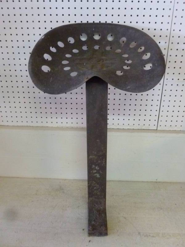 lot 313 image: Vintage Tractor Seat