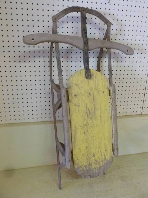 lot 314 image: Vintage Sled