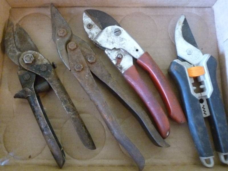 lot 323 image: Tools