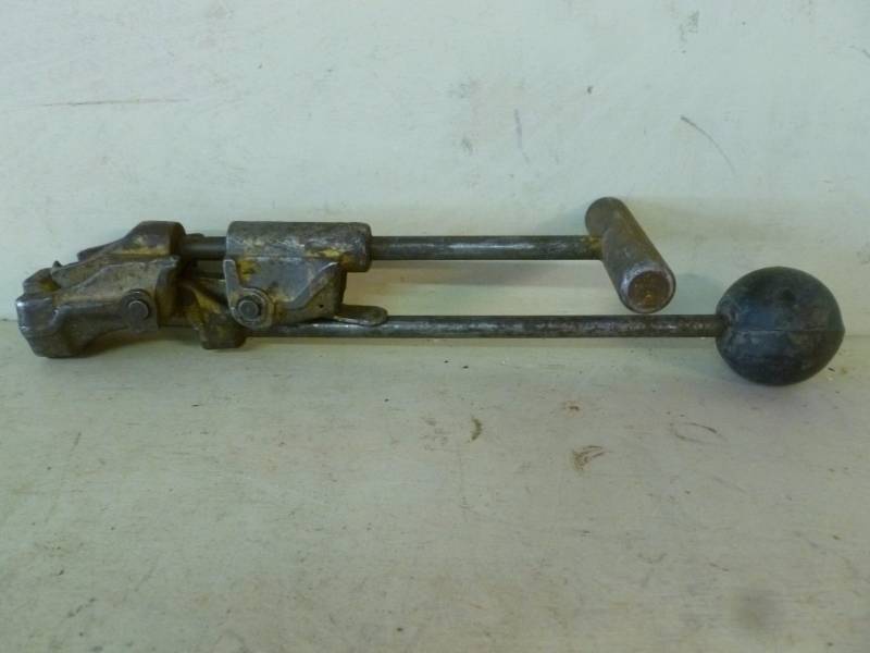 lot 325 image: Vintage Tool