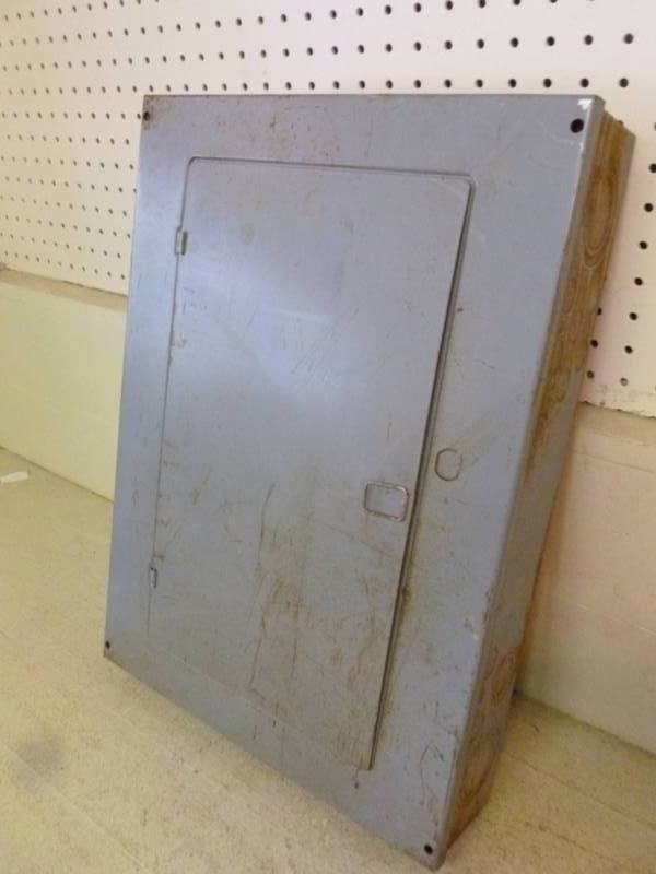 lot 333 image: Breaker Box