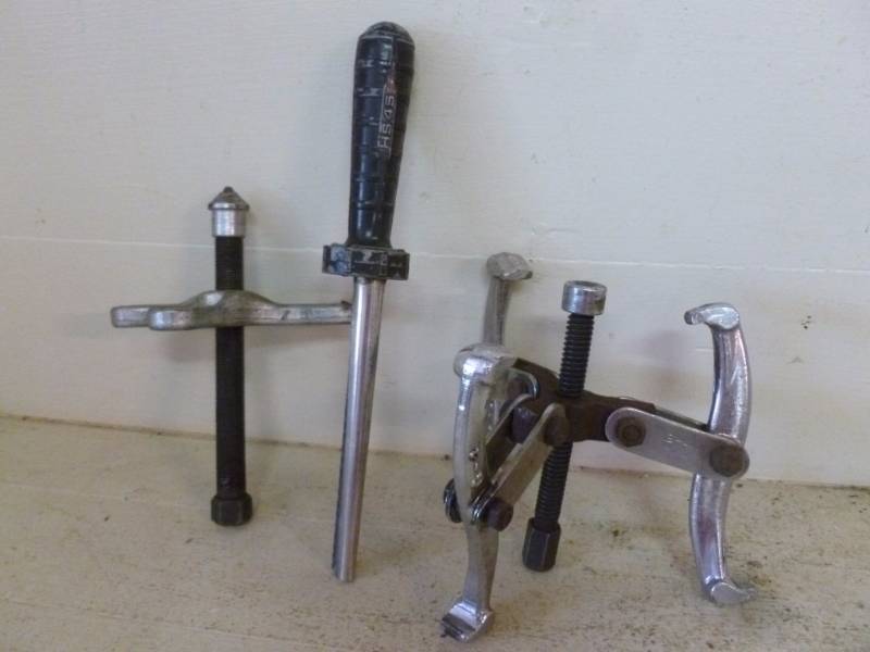 lot 337 image: Gear Puller