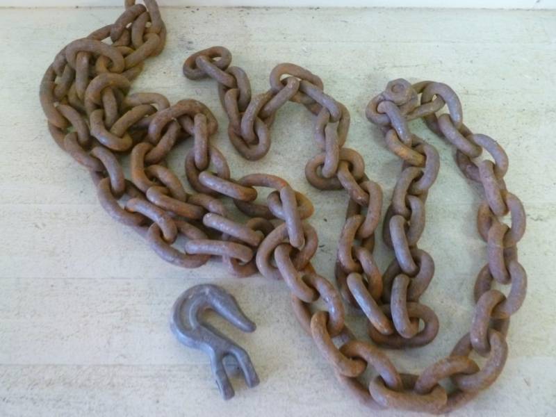 lot 339 image: Log Chain