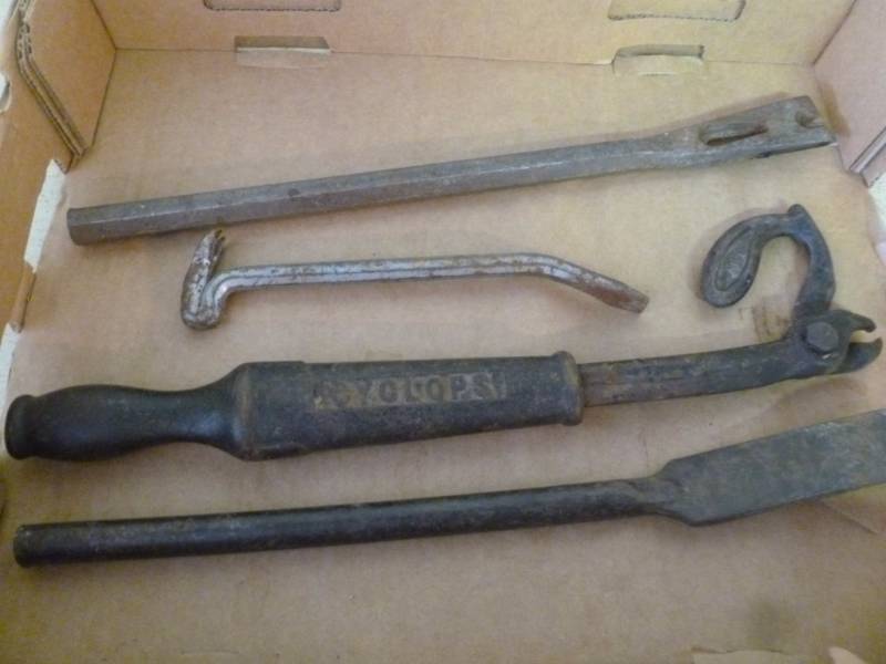 lot 342 image: Tools