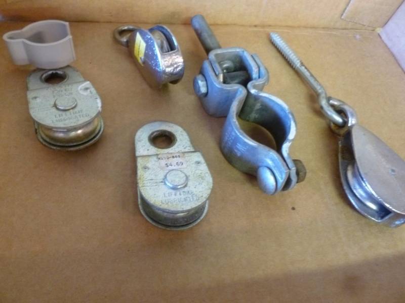 lot 370 image: Pulleys