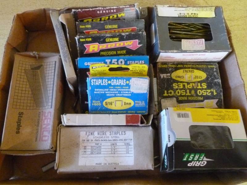 lot 372 image: Staples