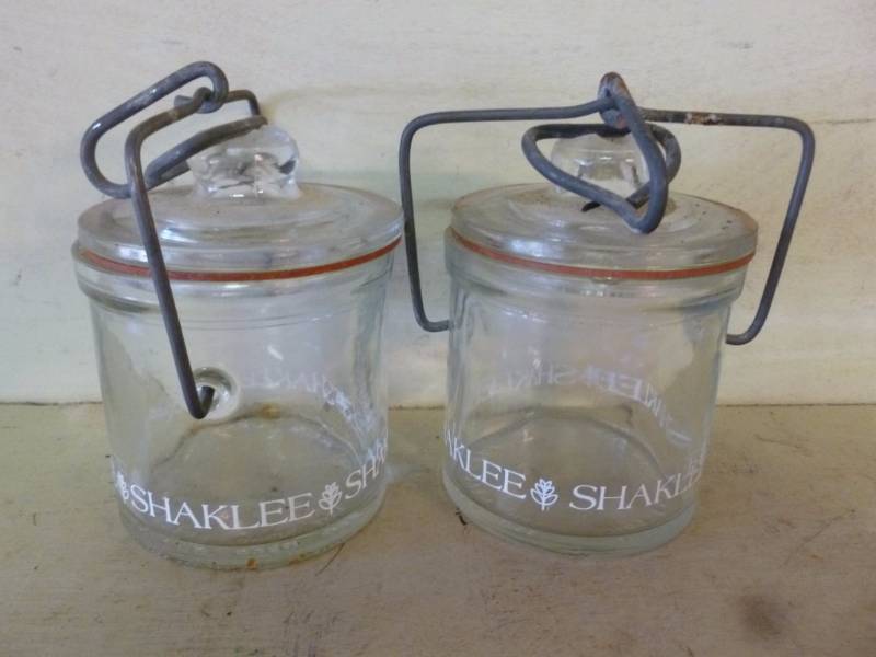 lot 383 image: Bail Lid Jars