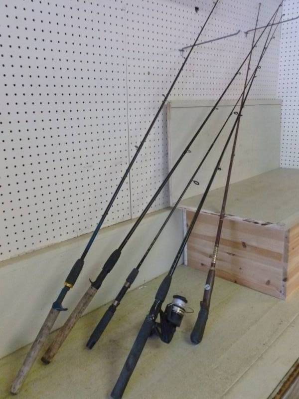 lot 385 image: Fishing Rods