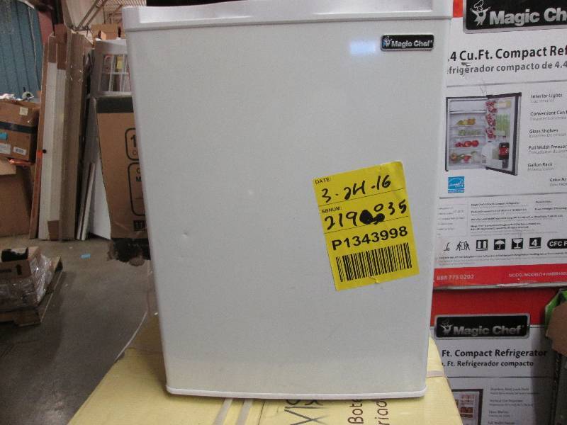 Magic Chef 2.6 cu. ft. Mini Refrige...