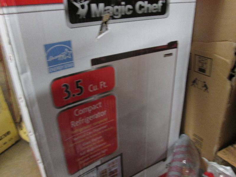 Magic Chef 3.5 cu. ft. Mini Refrige...