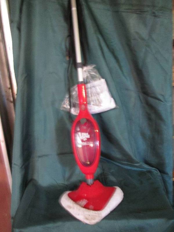 Dirt Devil Versa Steam Mop with Han...