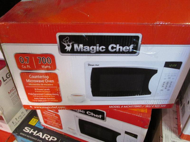 Magic Chef 0.7 cu. ft. Countertop M...