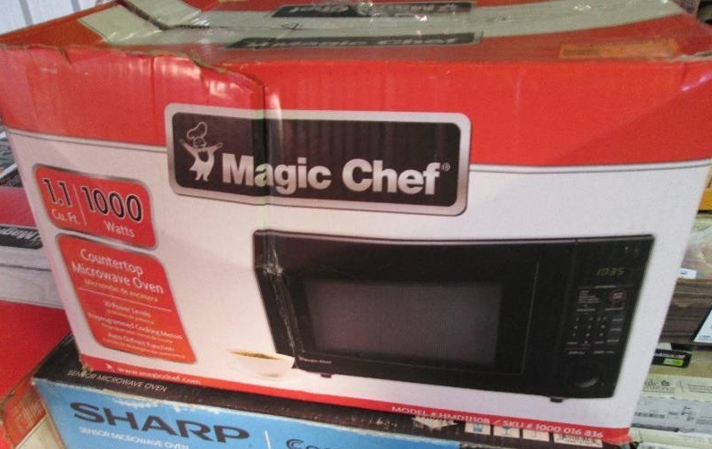 Magic Chef 1.1 cu. ft. Countertop M...