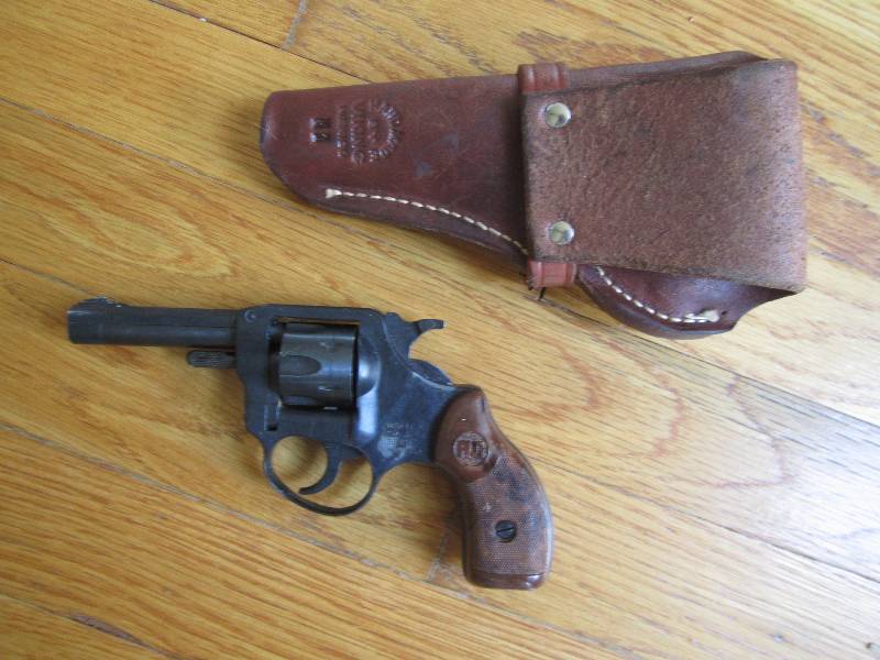 lot 2 image: RG Model 14 .22 Caliber LR 6 shot revolver