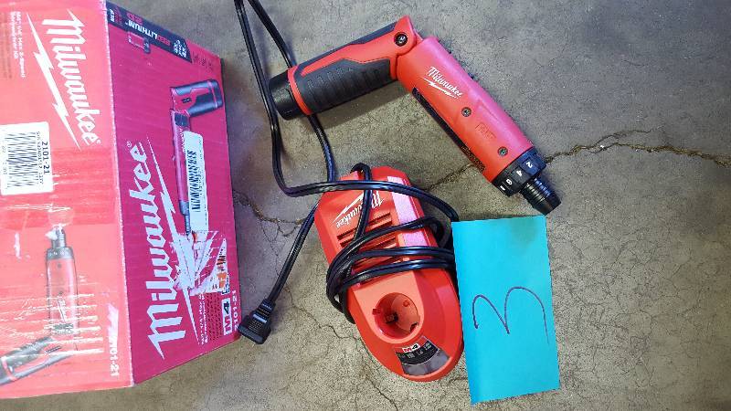 Milwaukee M4 4-Volt Lithium-Ion Cordless 14 in. Hex Screwdriver 1-Battery Kit in like New working conditions Model # 2101-21