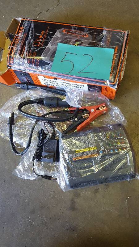 BLACKDECKER  Power2Go 12-Volt Lithium-Ion Portable Battery Booster Model # P2G7B New