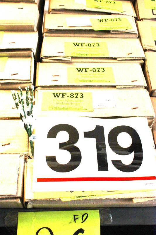 36 boxes of 72 dozen indiviual stems.     White 4-12 Floral Stems