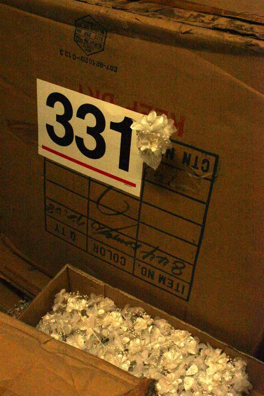 864 White Floral Stems wPearls