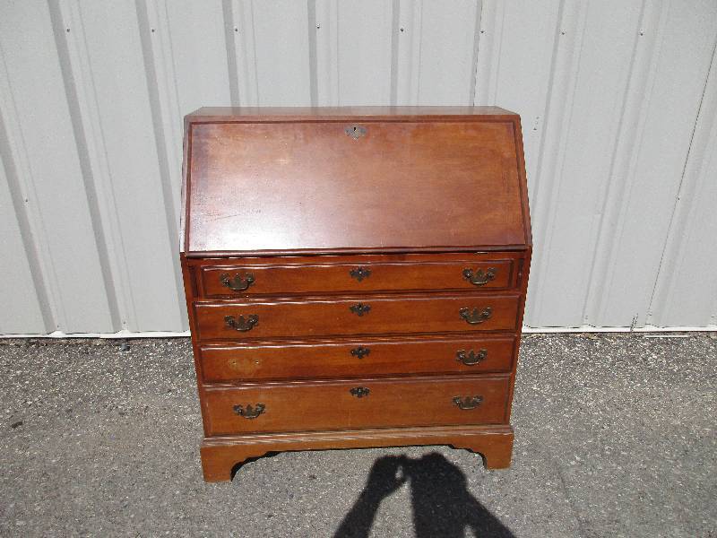 Postmaster Desk
