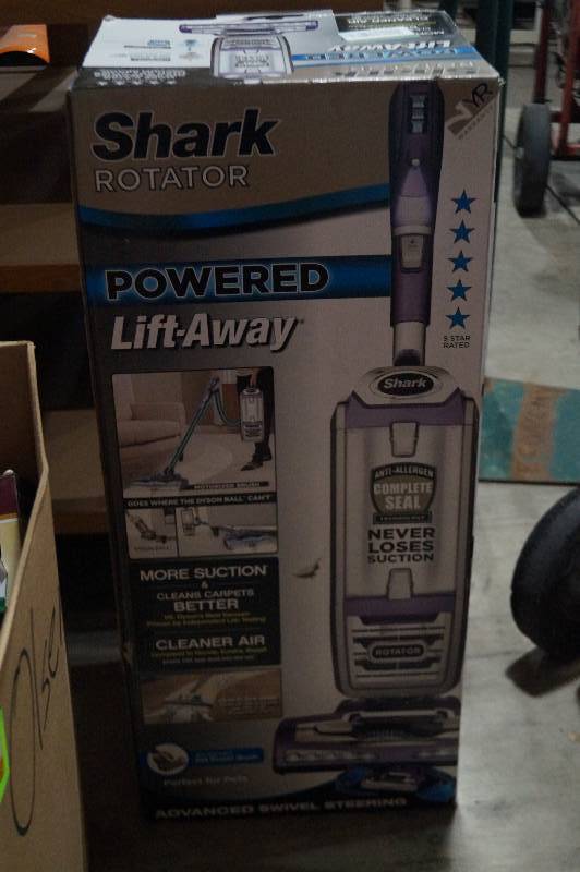 lot 17 image: Shark Rotator Vacuum