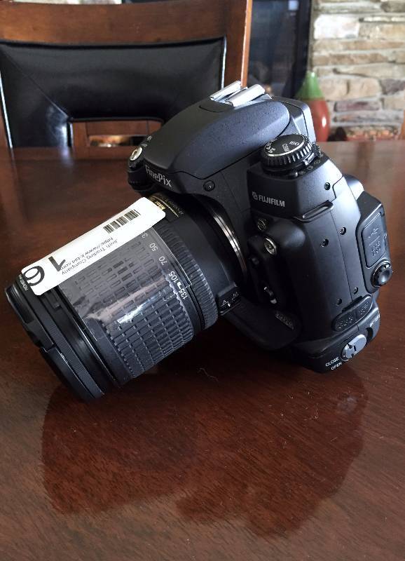 lot 16 image: FujiFilm S3 Pro Digital Camera With Nikon DX AF-S 18-135 mm Lens Excellent Working Condition