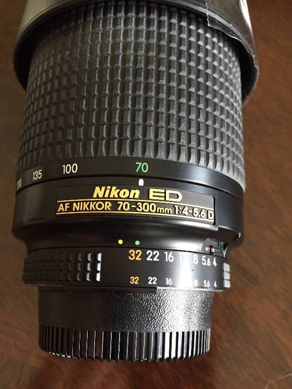 lot 17 image: Nikon ED AF Nikkor 70-300mm Lens - Excellent Working Condition