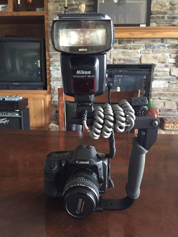lot 19 image: Wow Canon EOS 10D Digital Camera With 28-105 mm Lens & Nikon Speedlight SB-25 Flash Excellent Working Condition