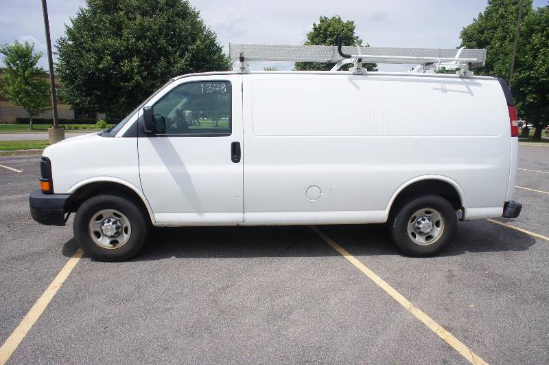 2007 CHEVY EXPRESS 3500 VAN - V8 - LADDER RACKS - ADRIAN STEEL STORAGE  (#1348)