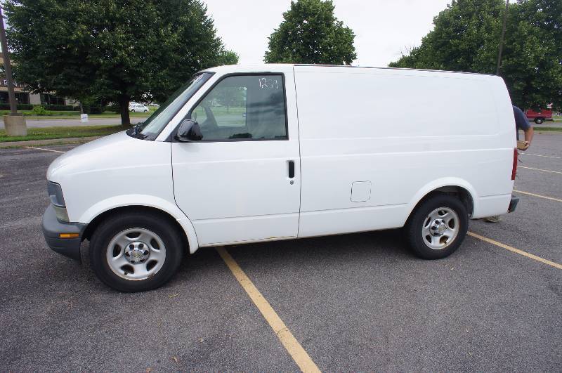 2005 CHEVY ASTRO VAN - V8 - WEATHER GUARD INTERIOR TOOL STORAGE AND SHELVES (#1289)