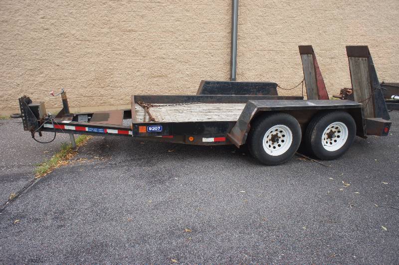 1998 TOW MASTER - TANDEM AXLE - WOODEN BED TRAILER 6.5 X 12.7 - OVERALL TRAILER SIZE 17 (#9207)