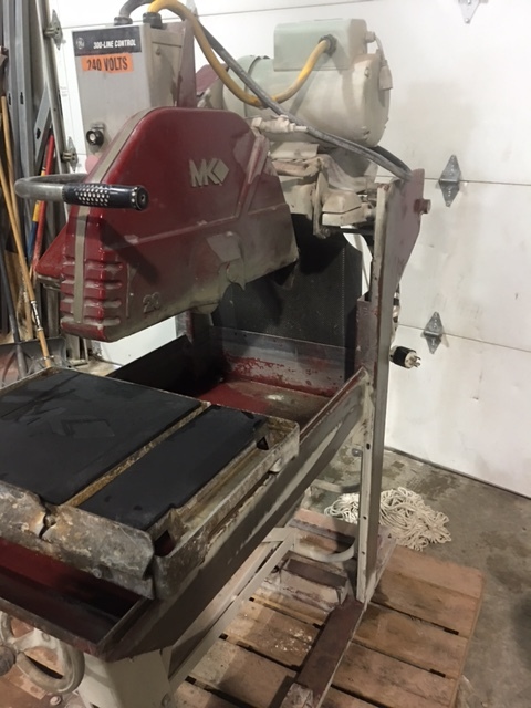 lot 3 image: Brick Saw - MK 240 Volts