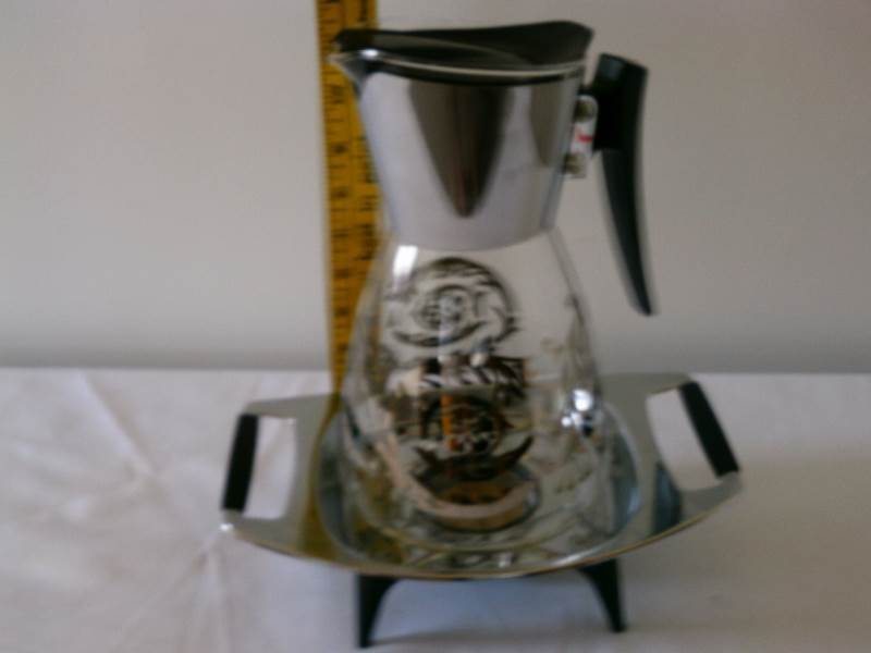 lot 5 image: Serving Crafe with tea light warmer.