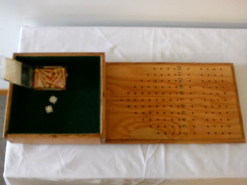 lot 23 image: Wooden Peg and Dice Game