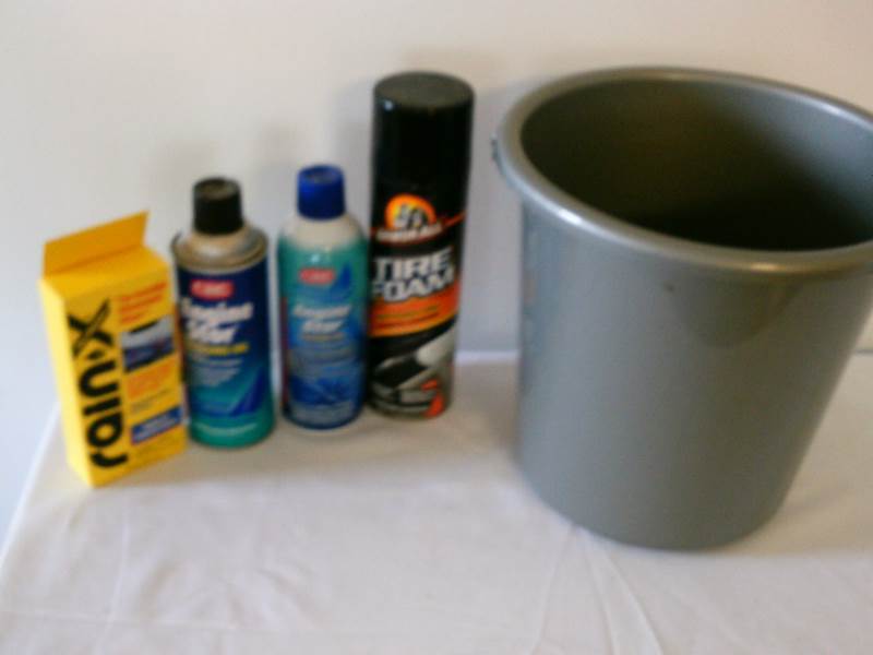lot 32 image: Automotive Cleaning supplies