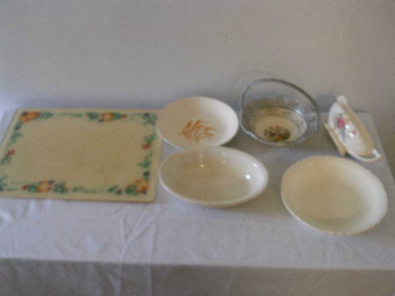 lot 37 image: Corning cutting board , Crown Knowles Bowl