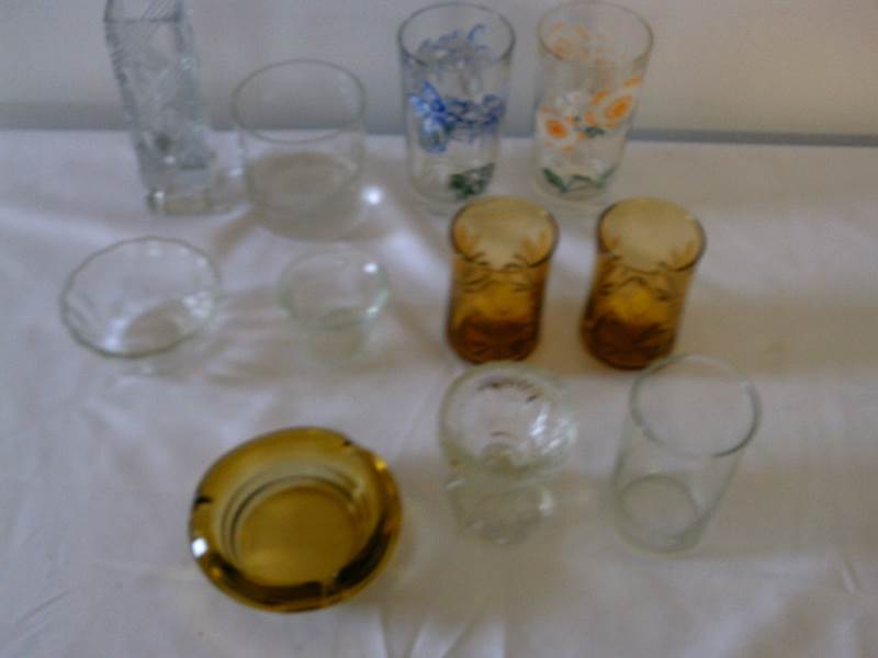 lot 44 image: Household glass items 2