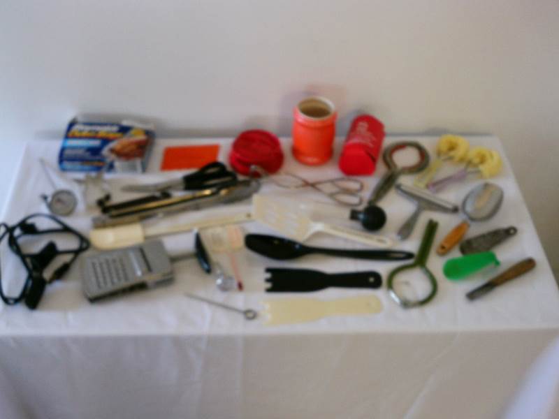 lot 49 image: Kitchen Utensil lot