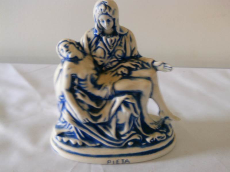 lot 55 image: Mary and Jesus figurine