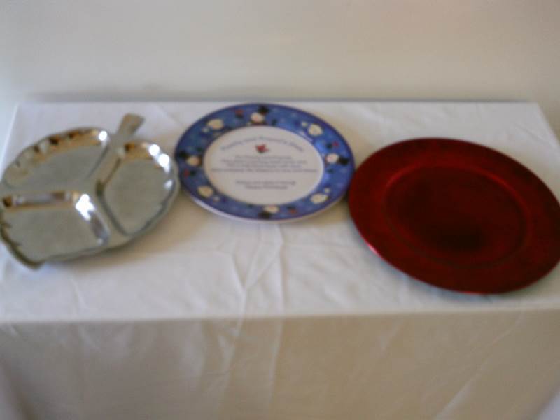 lot 62 image: Stainless steel divided serverchargers