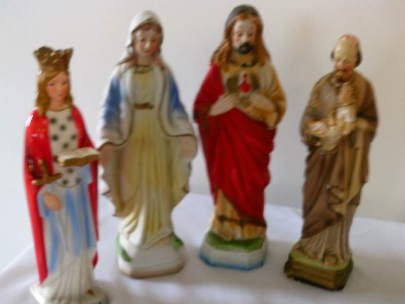lot 69 image: Nativity Scene Figurines (4)