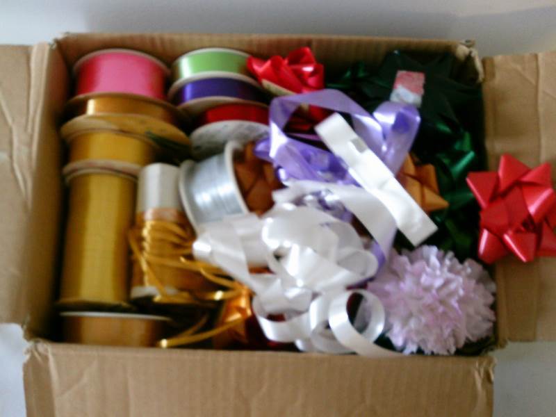 lot 90 image: Assorted Bows and Ribbons