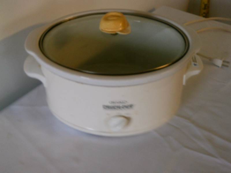 lot 92 image: Rival Crock Pot