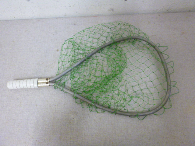 lot 20 image: Landing Net
