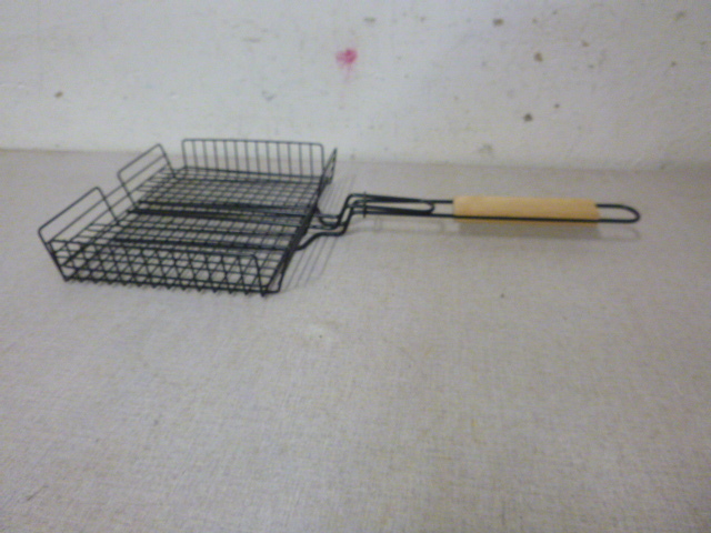 lot 43 image: Camp Grill Basket