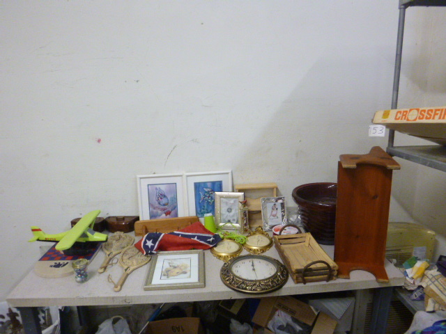lot 60 image: Miscellaneous Home Dcor