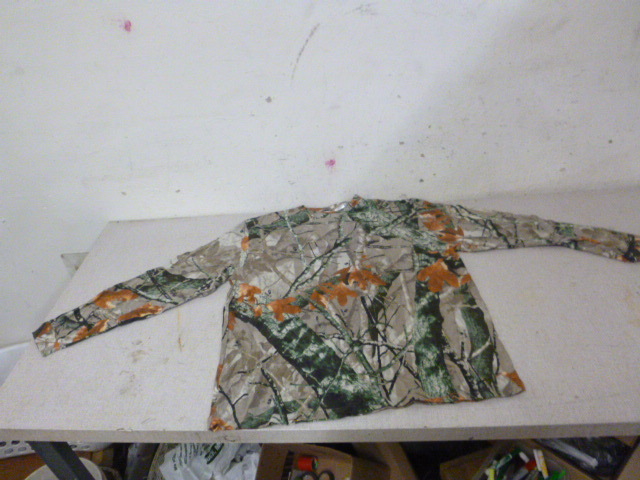 lot 80 image: Camouflage Hunting Shirt