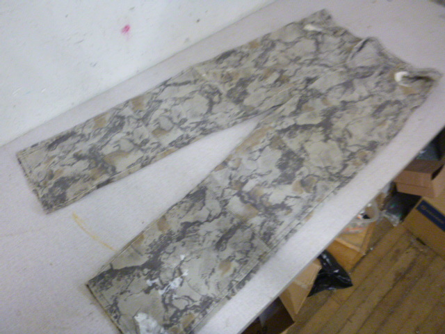 lot 91 image: Camouflage Pants