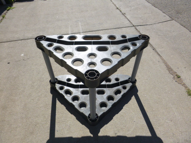 lot 104 image: Rubbermaid Yard Tool Holder