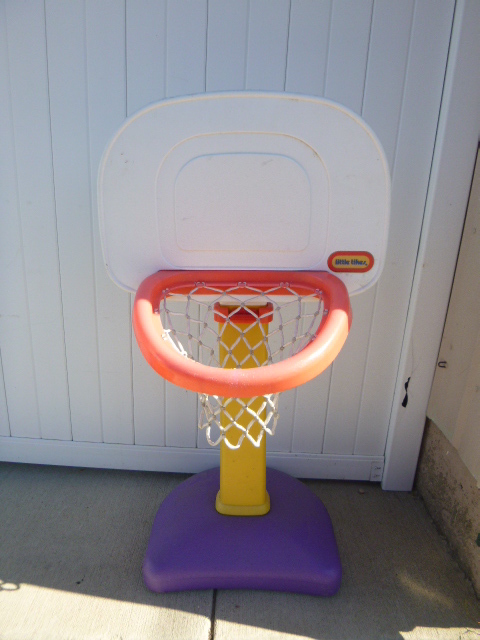 lot 105 image: Little Tikes Basketball Hoop
